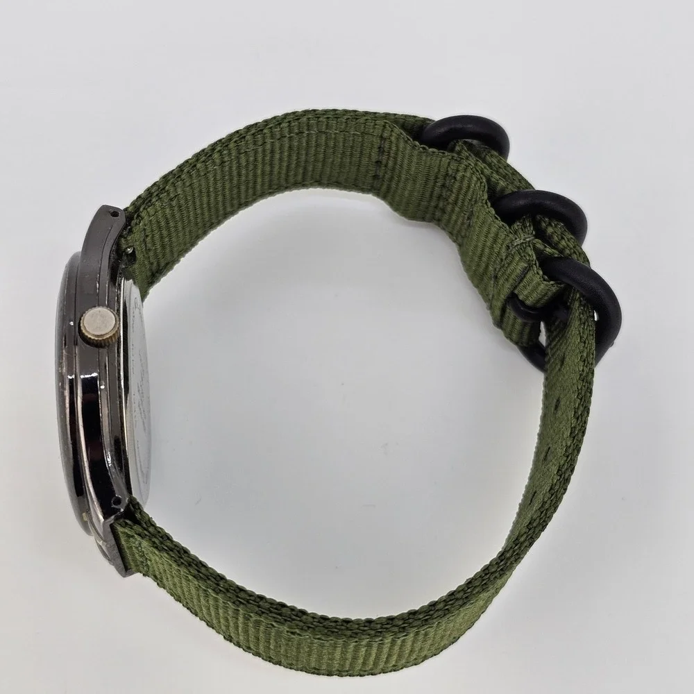 Men's Watch 37MM Black Dial Date‎ New Army Green Nylon Bands New Battery